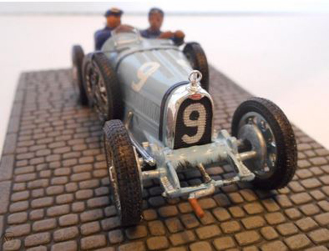 9 Bugatti 35 2.0 - edicola (3).jpg